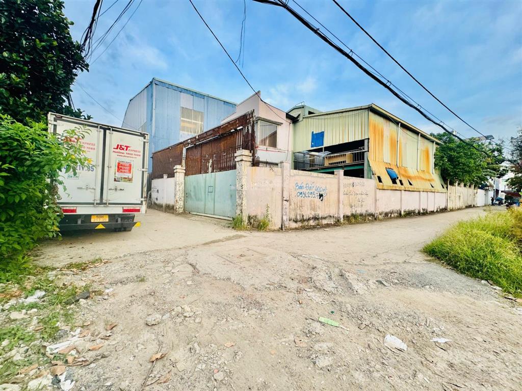 Nhà mới xây dựng (4x15)m 3 lầu 4pn, 5wc tại an phú đông, quận 12, tp.hcm