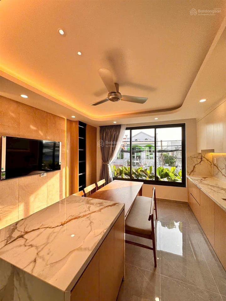 Nhà mặt tiền thạnh lộc 31, lửng 3 lầu (4x13)m có thang máy