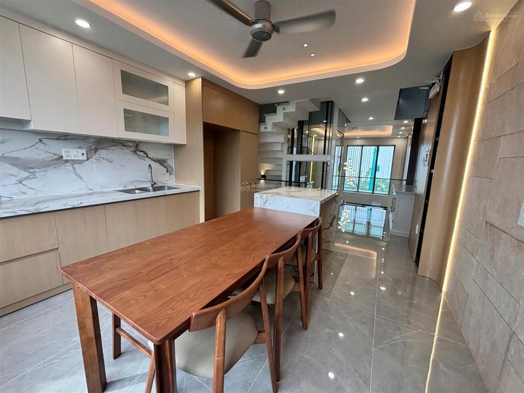Nhà mặt tiền thạnh lộc 31, lửng 3 lầu (4x13)m có thang máy