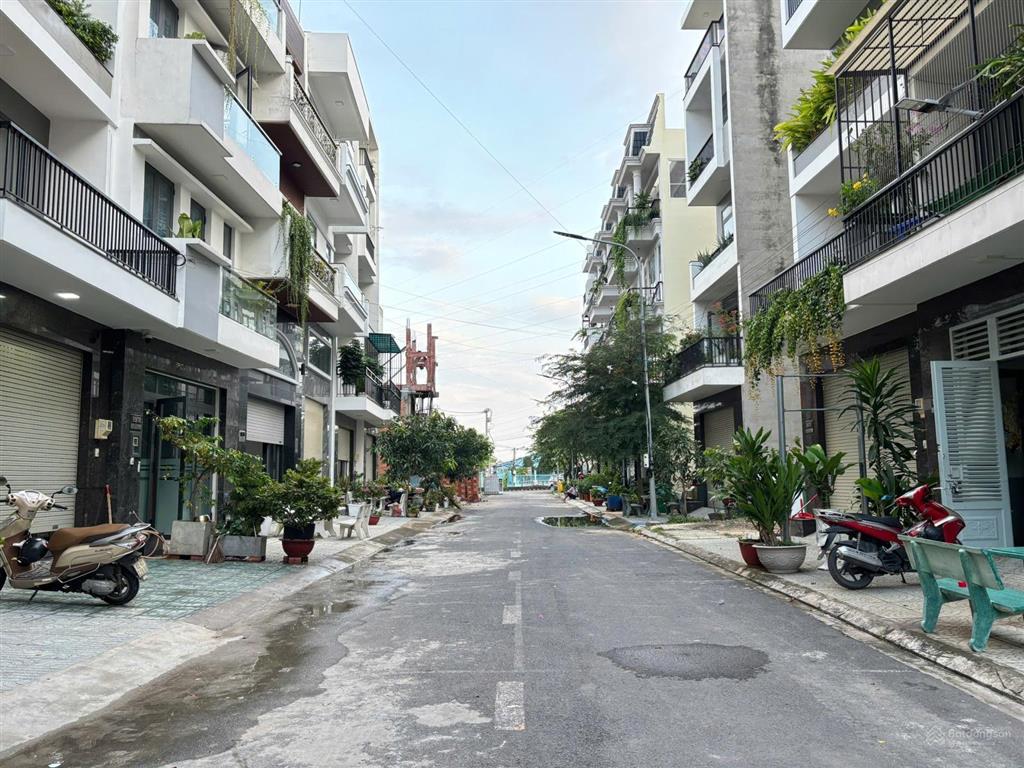 Đất khu nhà phố đẹp thạnh lộc 15 (6,5x10,5)m, ngay chợ cầu đồng, q12