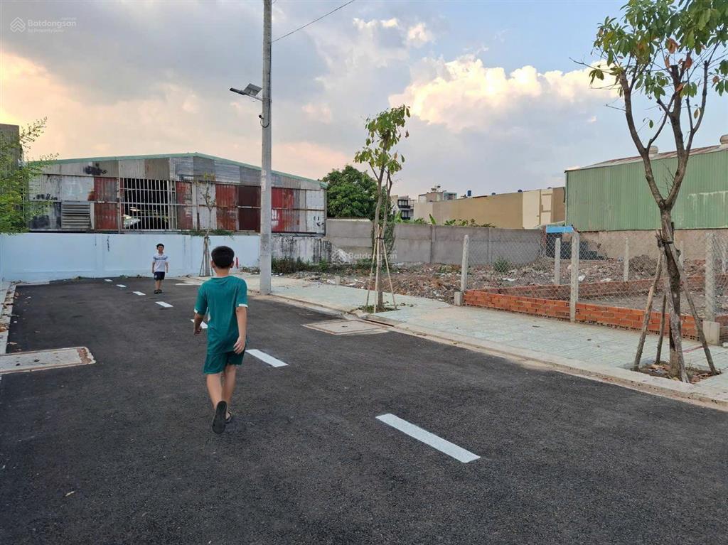 Đất (4,6x20)m thạnh lộc 29 đường nhựa 6m vỉa hè 2m trung tâm phường an phú đông