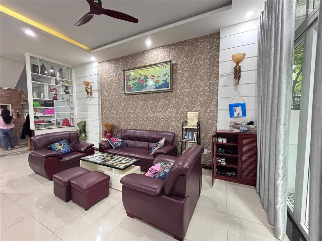 Nhà khu villa anh đào (5,8x11,5)m 1 trệt 3 lầu ngay hà huy giáp