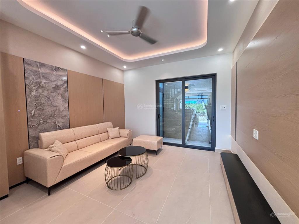 Nhà phố mới xây dựng (4x13)m, 1 trệt 3 lầu có sân để ô tô ngay an phú đông, gần đh nguyễn tất thành