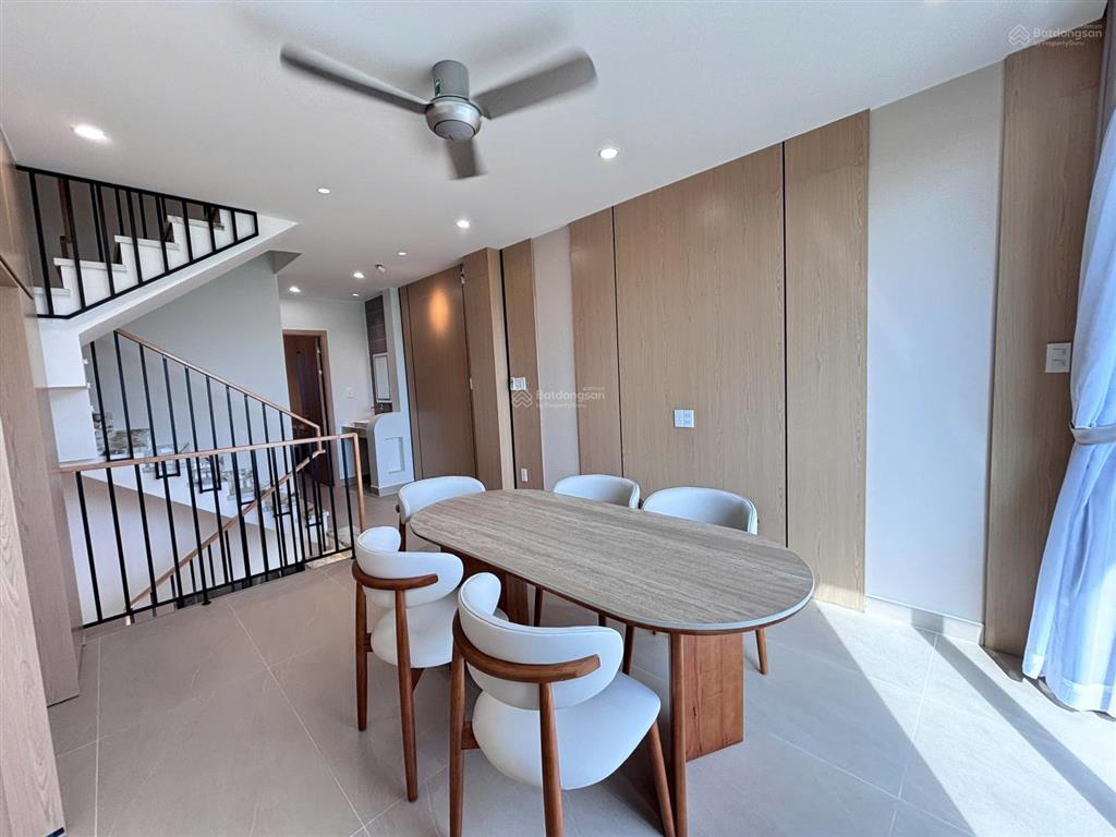 Nhà phố mới xây dựng (4x13)m, 1 trệt 3 lầu có sân để ô tô ngay an phú đông, gần đh nguyễn tất thành