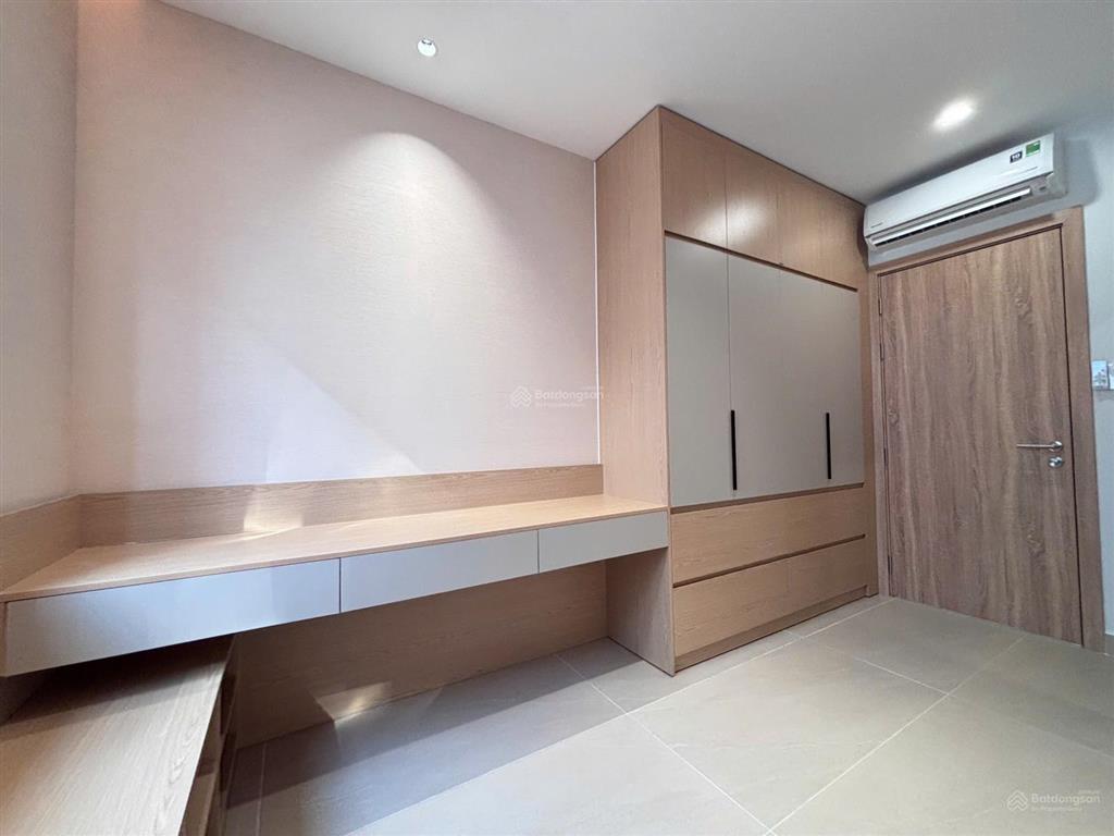 Nhà phố mới xây dựng (4x13)m, 1 trệt 3 lầu có sân để ô tô ngay an phú đông, gần đh nguyễn tất thành