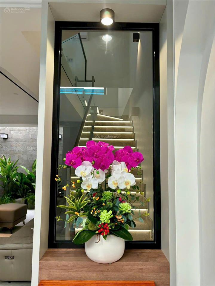 Nhà phố khu đồng bộ đường 12m vỉa hè, 1 trệt 3 lầu đường thạnh lộc 15 (4,8x11)m