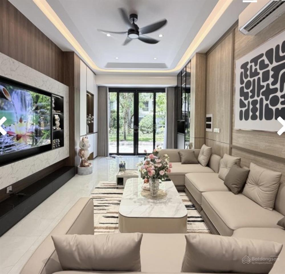 Nhà đang giảm giá 20 tỷ 680 quận 7 có thang máy riêng nội thất cao cấp