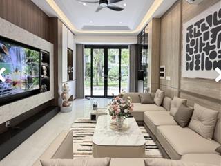 Nhà đang giảm giá 20 tỷ 680 quận 7 có thang máy riêng nội thất cao cấp
