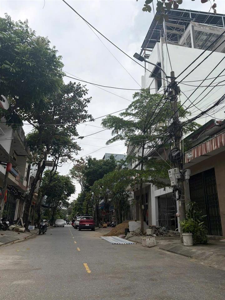 Bán đất tặng nhà đường vũ quỳnh song song biển nguyễn tất thành,mặt tiền đường 5m5 lề 3m