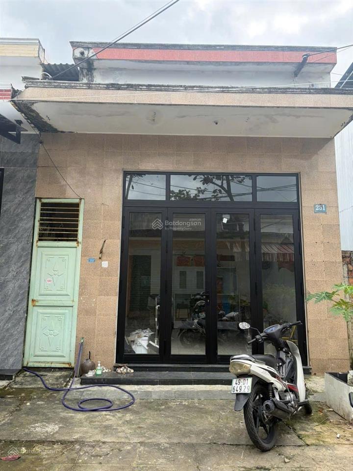 Bán đất tặng nhà đường vũ quỳnh song song biển nguyễn tất thành,mặt tiền đường 5m5 lề 3m