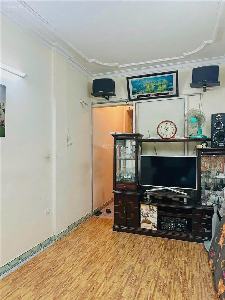 Cho thuê nr tại đống đa, 35m2x4t, 3pn, 3wc, ở gđ