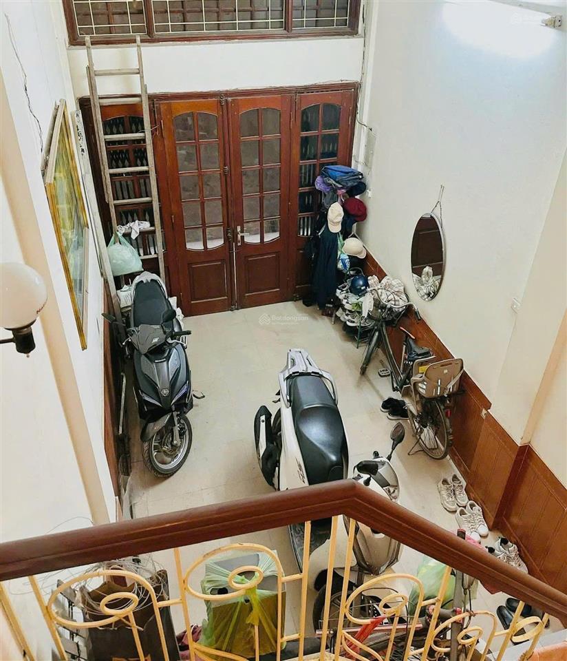 Cho thuê nr tại đống đa, 35m2x4t, 3pn, 3wc, ở gđ