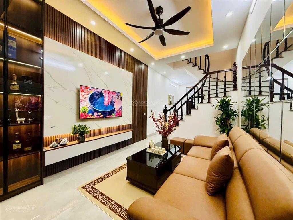 Chính chủ bán liền kề ngô thì nhậm 40m 4t, phân lô, vỉa hè chỉ nhỉnh 12 tỷ