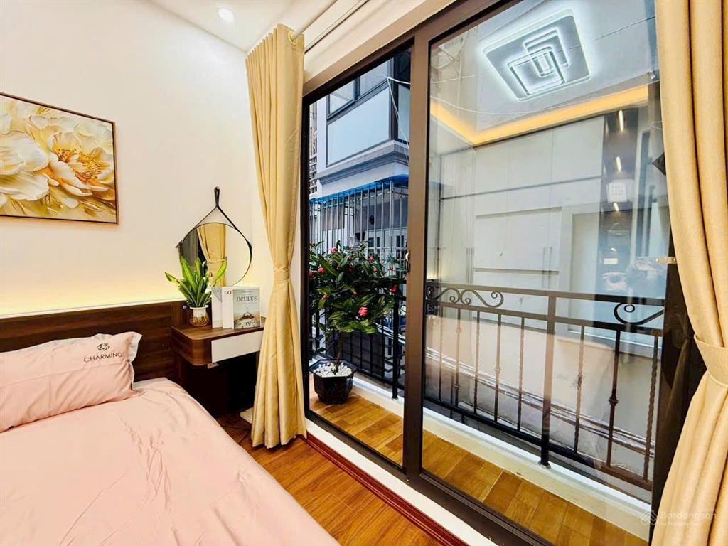 Chính chủ bán liền kề ngô thì nhậm 40m 4t, phân lô, vỉa hè chỉ nhỉnh 12 tỷ