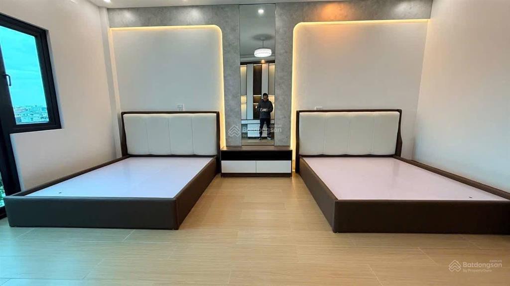 Chính chủ bán chung cư mini 52m, 6t, thang máy, phân lô, ô tô, gần phố chỉ nhỉnh 11 tỷ
