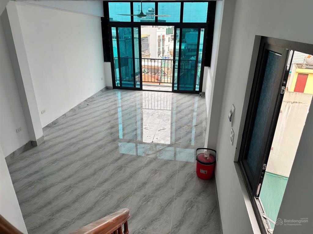 Giảm 1 tỷ  nhà huyền kỳ 33m 6t, thang máy, cách 10m ra ô tô, chỉ nhỉnh 5 tỷ