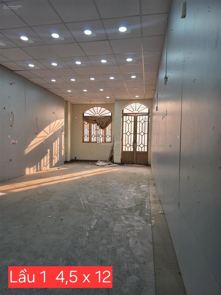 Cho thuê nhà nguyên căn  1052 âu cơ q, tân bình. ngang 4,5 x 38 trống suốt
