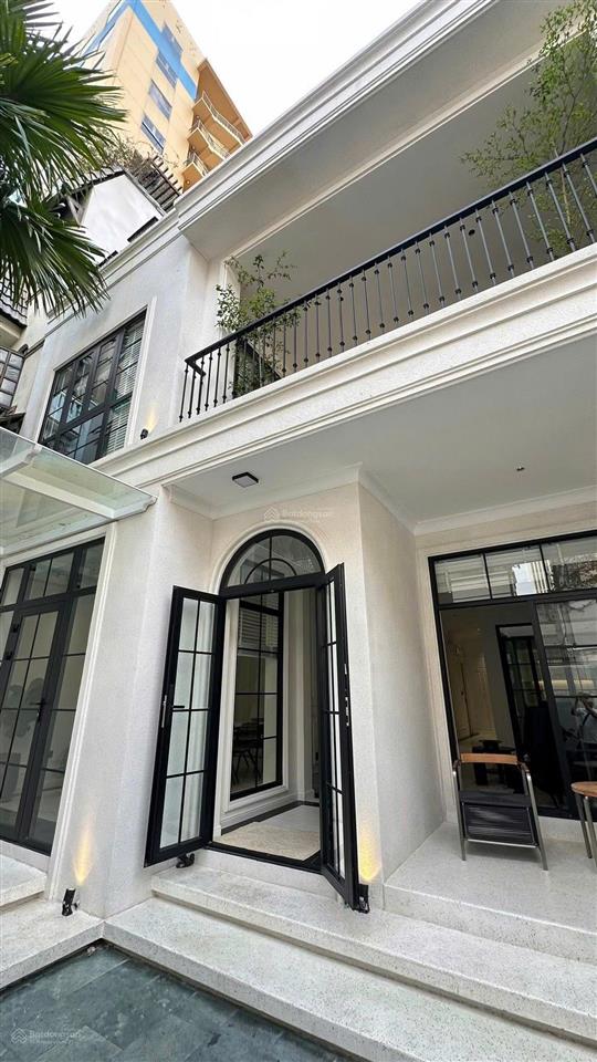 65 tỷ giảm mạnh về 48tỷ, biệt thự rẻ nhất mặt tiền hoa lan pn  (8 x20m) 4 lầu, hđt 150tr
