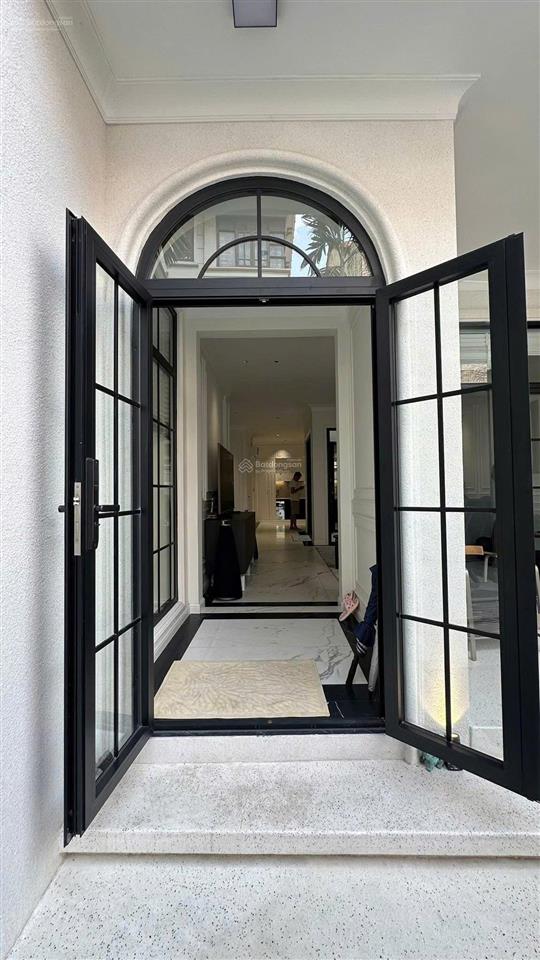 65 tỷ giảm mạnh về 48tỷ, biệt thự rẻ nhất mặt tiền hoa lan pn  (8 x20m) 4 lầu, hđt 150tr