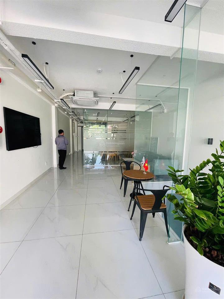 Duy nhất 1 căn building p.12 quận 10 (5,5 x 25)  hầm 6 lầu  hđt 85tr  giá 45 tỷ giảm về 35 tỷ