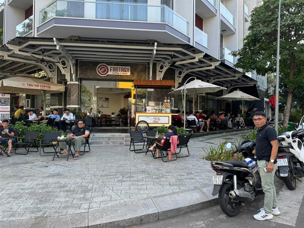 Góc 2 mặt vạn phúc city  8 x 18  kết cấu 6 lầu  hđt 150tr  giá bán 33 tỷ