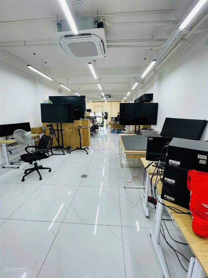 Gấp lắm rồi! 2 mặt tiền ngay nhà thi đấu phú thọ  6,5 x 15m  hầm 7 lầu  hđt 80tr  giá 23,5 tỷ