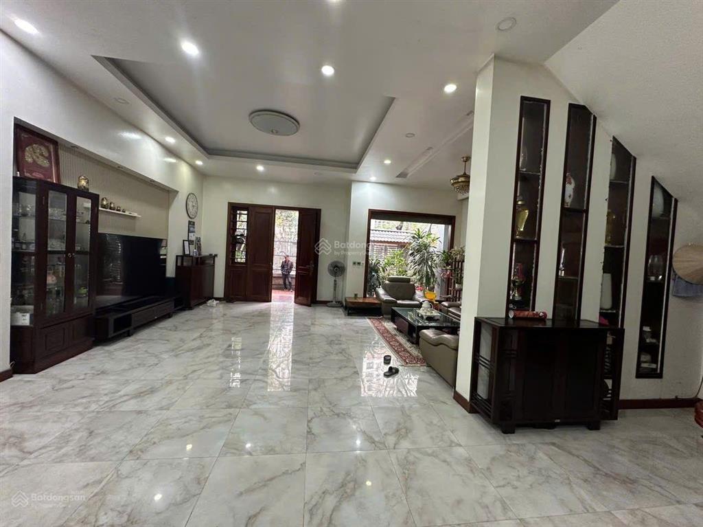 Bán bt tại đường lưu hữu phước, 285 triệu/m2, 200m2, đẹp xuất sắc