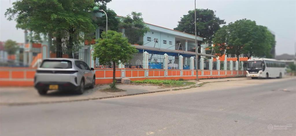 Bán gấp 51m2 tiên dương mặt tiền 5,5m ô tô tránh giá hơn 4 tỷ