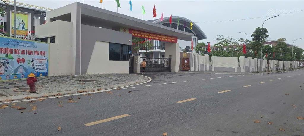Bán đất 62m việt hùng thoáng trước sau trung tâm tiện ích