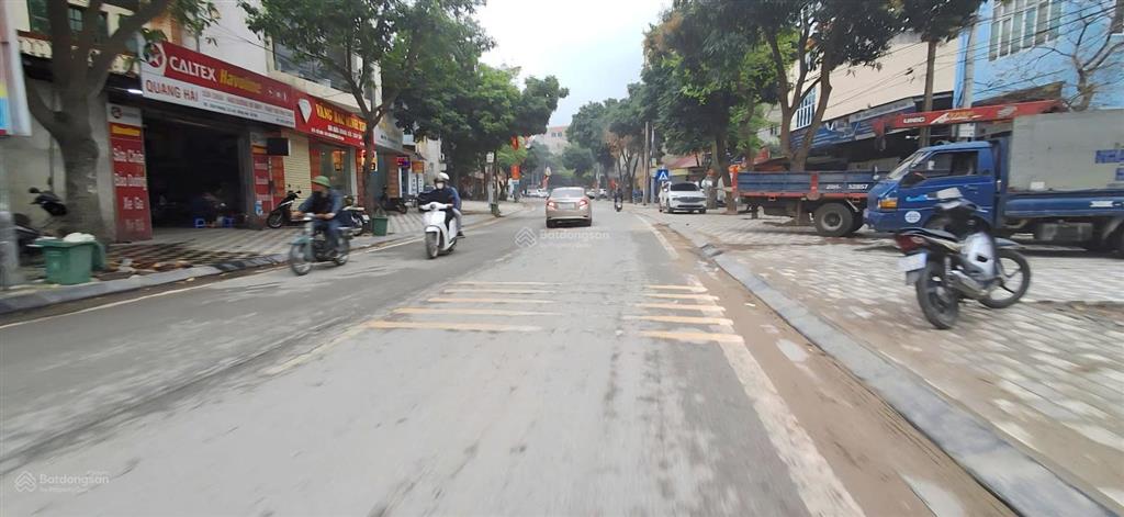 Bán đất lô góc view hồ tại dục tú đường to vỉa hè mặt tiền đẹp