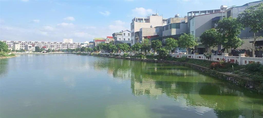 Bán đất lô góc view hồ tại dục tú đường to vỉa hè mặt tiền đẹp