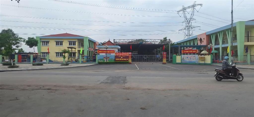 Bán đất lô góc dục tú, vị trí đẹp, đón đầu hạ tầng