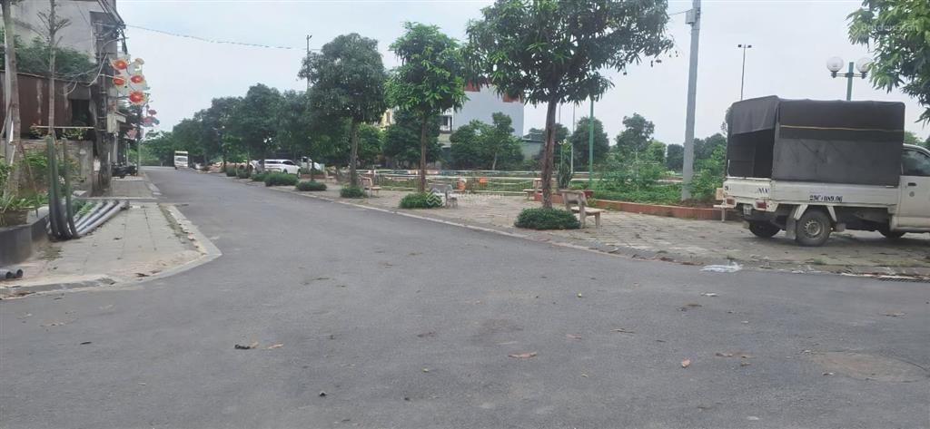 Bán đất lô góc dục tú, vị trí đẹp, đón đầu hạ tầng
