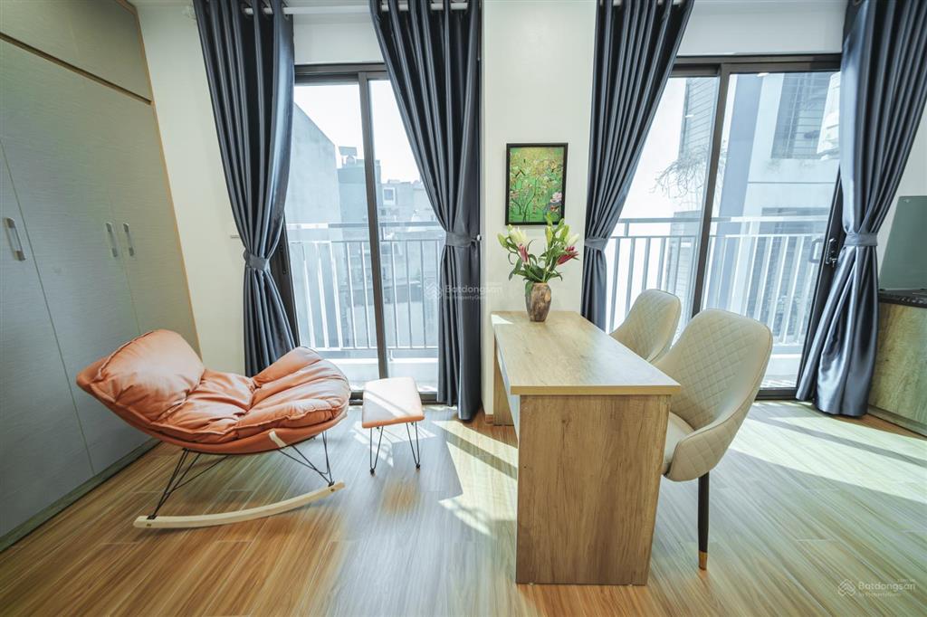 Cho thuê căn hộ đủ đồ có ban công thoáng khu vực đình thôn, trần văn lai.  0979 769 ***