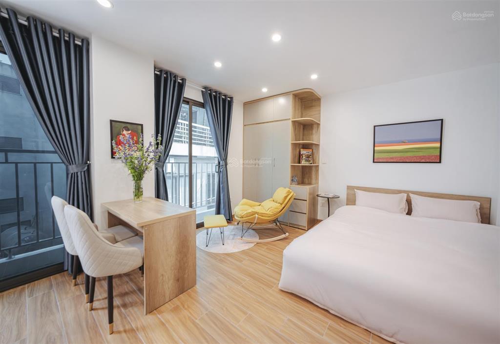 Cho thuê căn hộ đủ đồ có ban công thoáng khu vực đình thôn, trần văn lai.  0979 769 ***