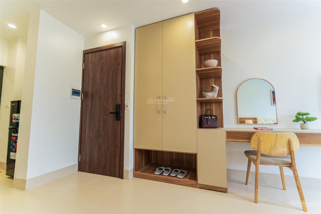 Cho thuê căn hộ 1 ngủ, ô tô đỗ cửa, mới cứng, 40m2 khu vực đình thôn.  0979 769 ***
