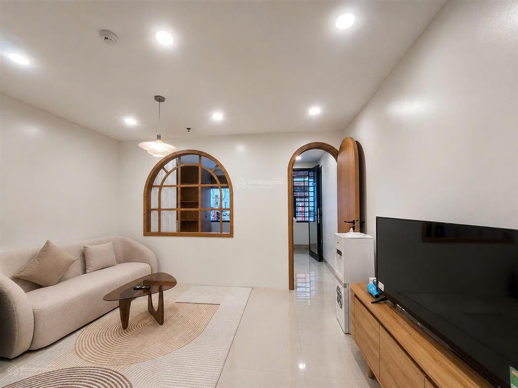 Cho thuê căn hộ 1 ngủ, ô tô đỗ cửa, mới cứng, 40m2 khu vực đình thôn.  0979 769 ***