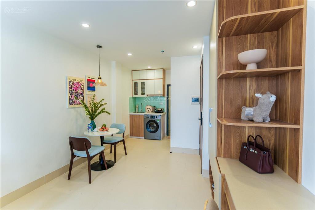 Cho thuê căn hộ 1 ngủ, ô tô đỗ cửa, mới cứng, 40m2 khu vực đình thôn.  0979 769 ***