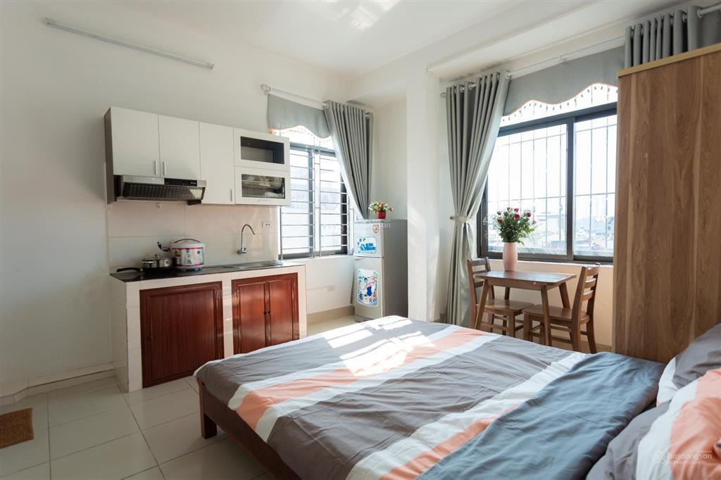 Cho thuê căn hộ đủ đồ cửa sổ thoáng, 4.1tr, 30m2 kv đình thôn, gần trần văn lai.  0979 769 ***