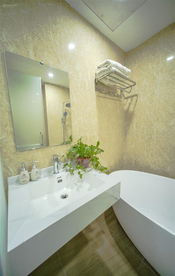 Giá tốt mùa hè căn hộ đủ đồ, ban công thoáng 30m2 khu vực đào tấn chỉ 8,9 triệu.  0979 769 ***