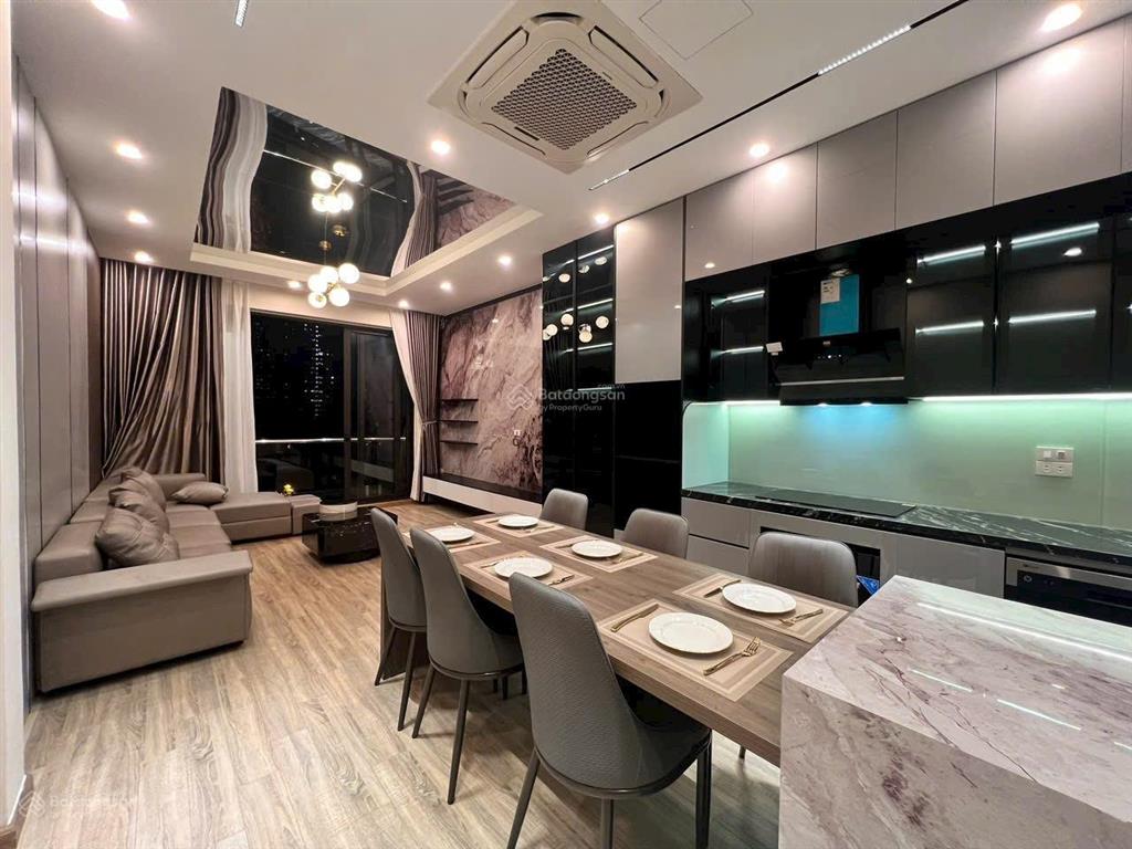 Nhà phân lô ngõ 34 hoàng cầu, 76m x 7 tầng, thang máy, gara ô tô, kinh doanh