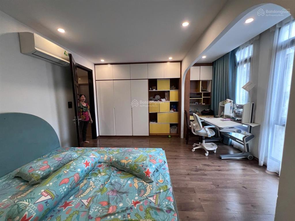 Trần quang diệu! lô góc, dt 68m2, 6 tầng, thang máy, gara ô tô. giá 27 tỷ