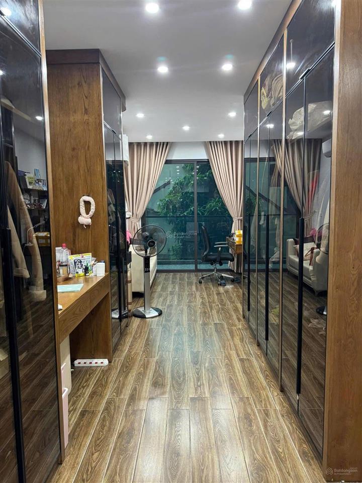 Hiếm có! phố yên lãng, lô góc, ô tô tránh, gara 2 ô tô, ngõ thông kinh doanh, thang máy, không qh