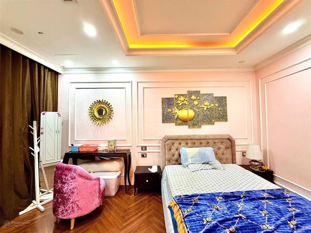 Không dành cho số đông! hoàng cầu 68m², 5 tầng, 2 thoáng, gara ô tô, ô tô tránh, công viên, ở ngay