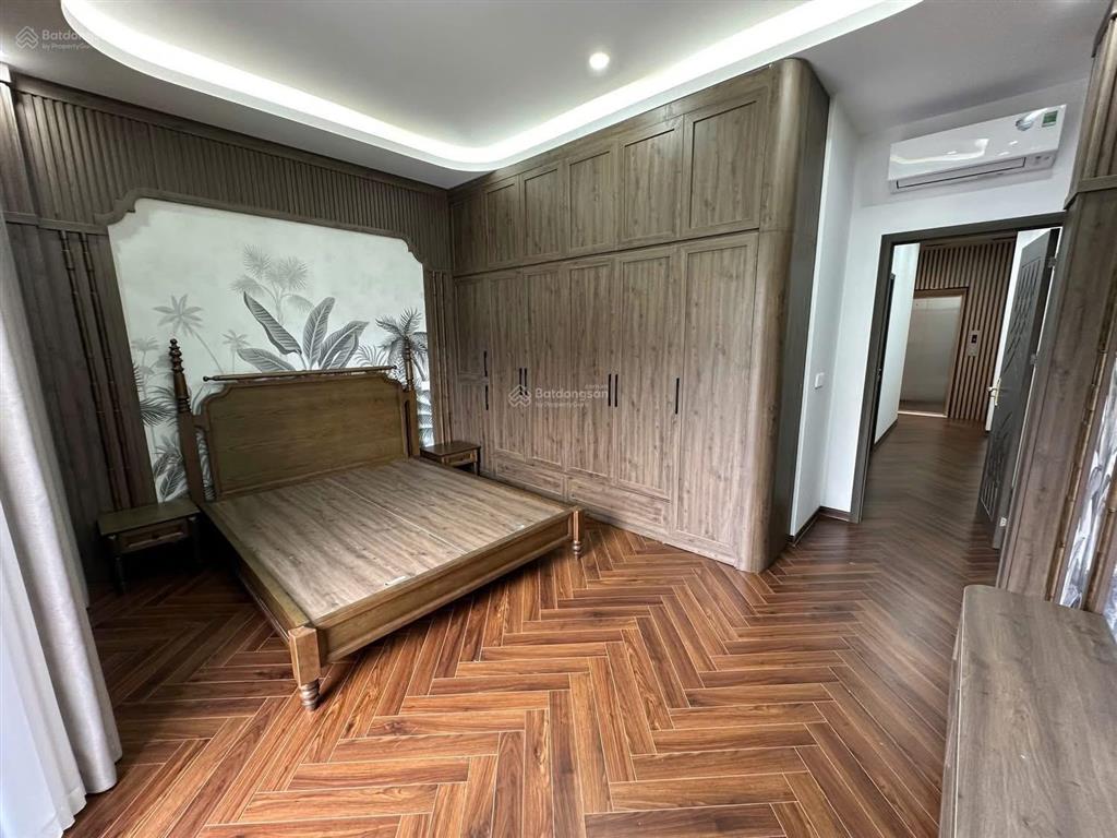 18 tỷ có nhà tại nguyên hồng, phân lô, dt 63m*6t, gara, thang máy, 2 thoáng, gần phố, ở và kd
