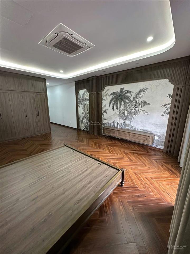 18 tỷ có nhà tại nguyên hồng, phân lô, dt 63m*6t, gara, thang máy, 2 thoáng, gần phố, ở và kd