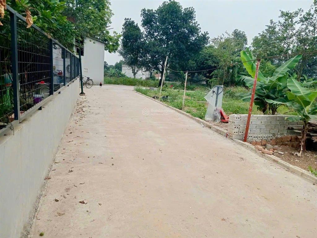Cần bán nhanh lô đất 100m2 fulltc mt8m di chuyển lên đh fpt chỉ 3p mà giá còn lâu mới tới 30tr/m