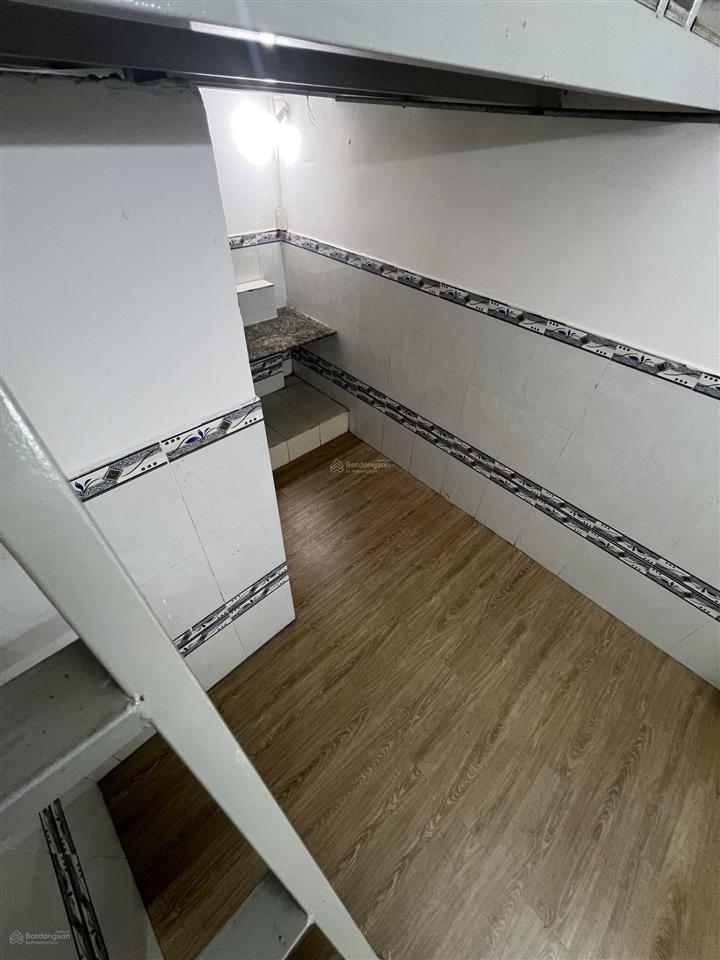 Cho thuê phòng gác, máy lạnh, ngã tư bảy hiền, gần văn hiến, bệnh viện thống nhất, ngay mặt tiền