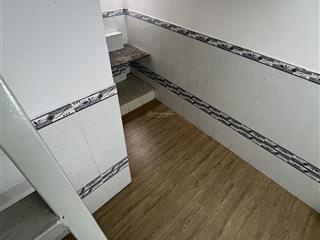Cho thuê phòng gác, máy lạnh, ngã tư bảy hiền, gần văn hiến, bệnh viện thống nhất, ngay mặt tiền