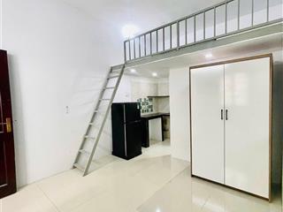 Cho thuê phòng gác, ban công chung, đủ nội thất, sát sân bay, nhà xe rộng, tiện lên bình thạnh